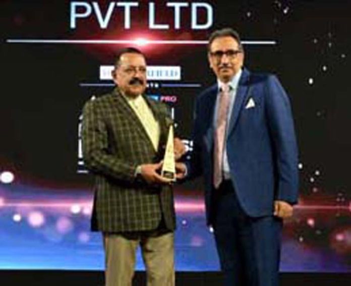 Dr Jitendra Singh, Union Minister honouring S.M. Tariq Bukhari, MD of FIL Industries during an event held on Friday.