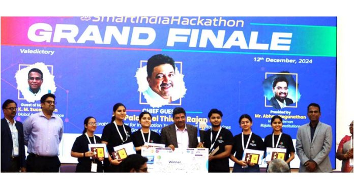 MIET student team receiving a cheque of Rs 1 lakh for winning the first prize at the Smart India Hackathon (SIH) 2024 held in Chennai.