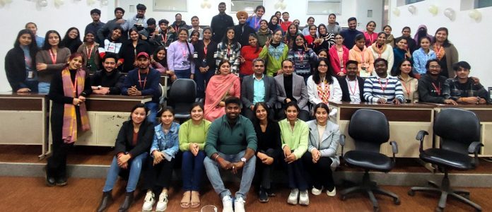 Alumni, students and faculty members of the Centre for Molecular Biology in CUJ.