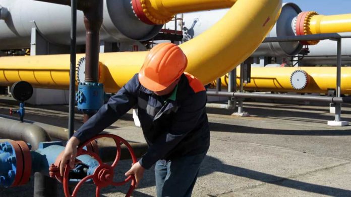 Ukraine halts transit of Russian gas  to Europe after prewar deal expired