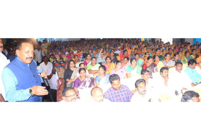 Union Minister Dr Jitendra Singh addressing Women Self Help Groups congregation at Kadapa, Andhra Pradesh.