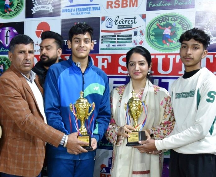 DC Udhampur Saloni Rai presenting trophies to winner & runner ups at Udhampur on Friday.