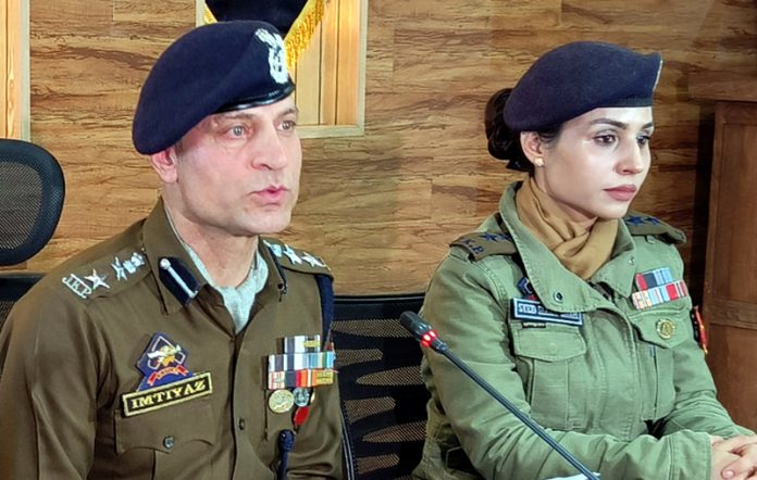 SSP Srinagar Imtiyaz Hussain during a press conference in Srinagar on Wednesday. — Excelsior/Shakeel