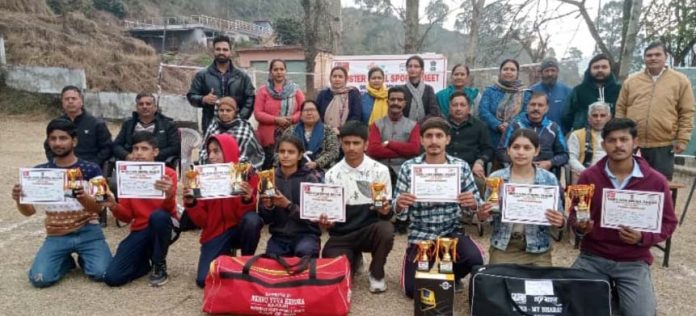 Students posing with their certificates during the Cluster Level Sports Meet at Sundarbani.