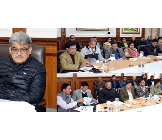 CS Atal Dulloo chairing a meeting.