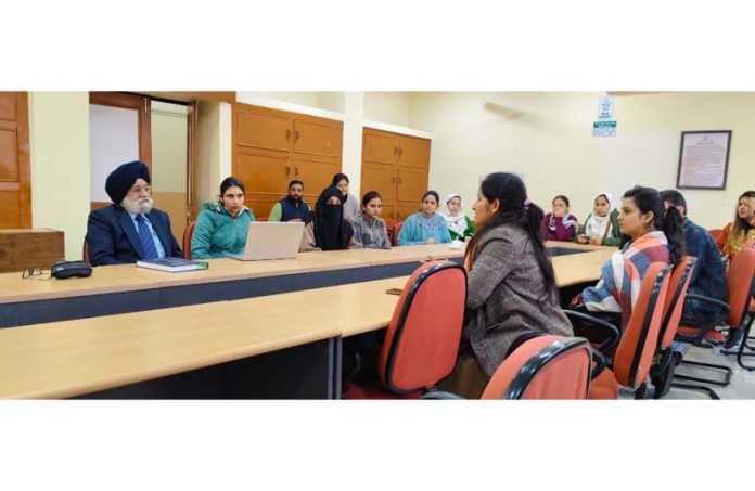 Prof Sharanjit Singh Dhillon from GNDU interacting with scholars at JU.