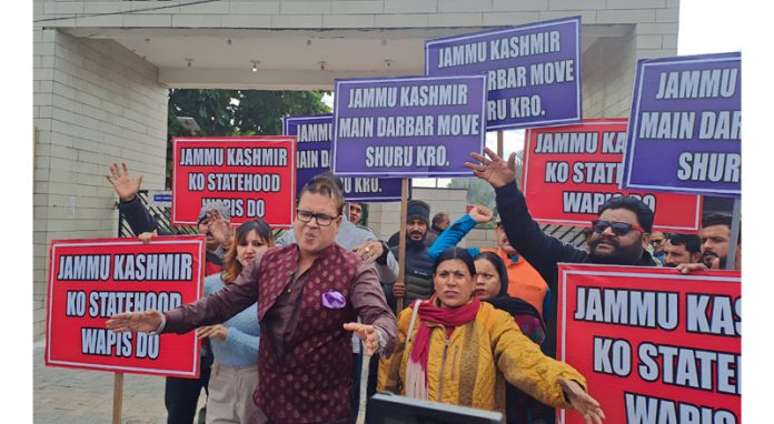 Senior AAP leader Jayesh Gupta along with his supporters staging protest in Jammu.