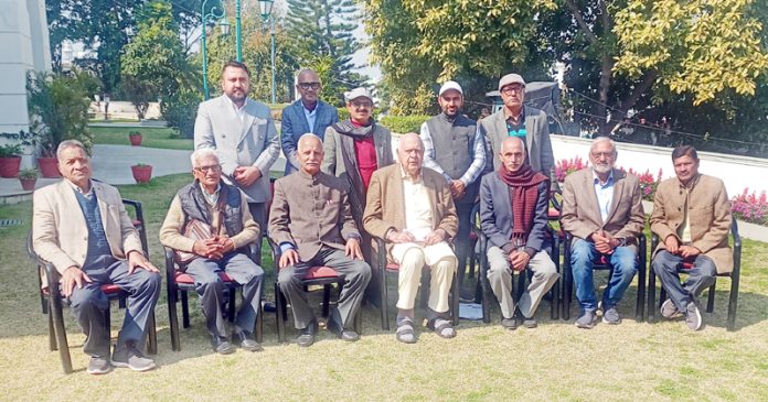 Members of Billawar Zila Andolan delegation posing with MP Dr Farooq Abdullah at his residence in Jammu. Members of Billawar Zila Andolan delegation posing with MP Dr Farooq Abdullah at his residence in Jammu.