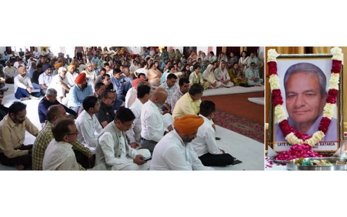 A large number of people paying tribute to Prof Roshan Lal Kataria on Sunday.