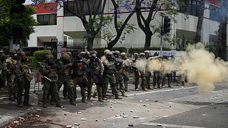 Trump Orders Marines to LA Amid Immigration Protests: Legal Chaos Ensues 4 National Guard troops arrive in LA on Trump's orders to quell immigration protests - Daily Excelsior