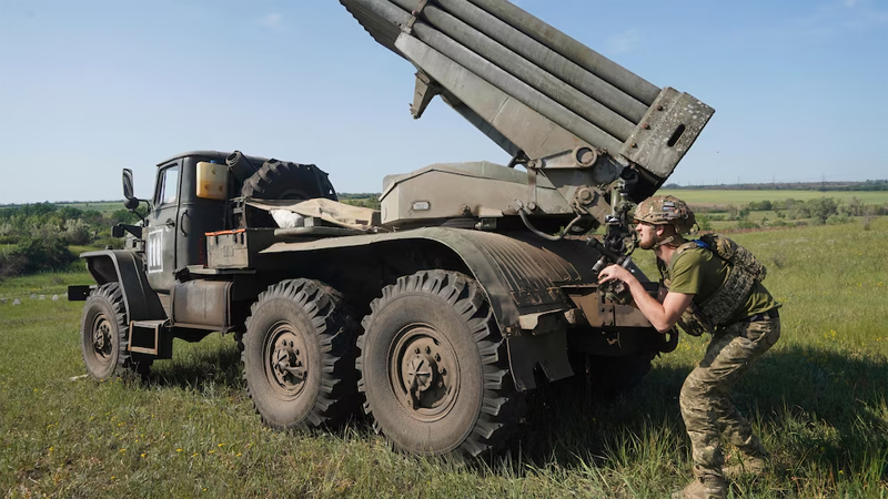 Russia ramps up offensives on two fronts in Ukraine  as both sides seek an advantage before fall